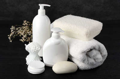 綠色背景中高級酒店洗浴用品的環(huán)保與品質(zhì)之旅